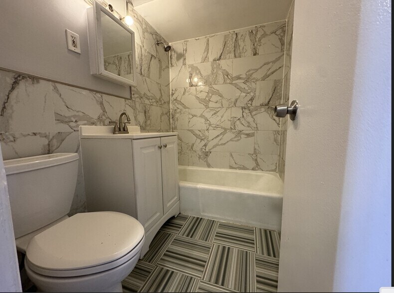 196 Lembeck Ave 2R - 188 Lembeck Ave