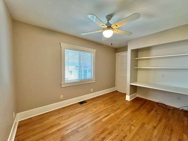 Building Photo - Stunning Craftsman 4 Bd / 2 Bath home in the heart of North Park!!