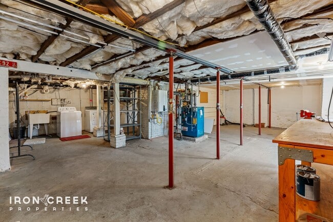 Building Photo - Charming Craftsman Home with Modern Conven...