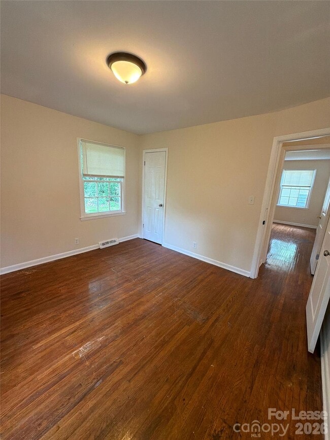 Building Photo - 137 Sleepy Hollow Rd