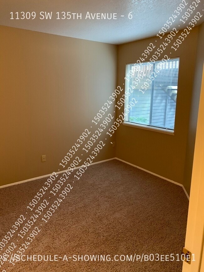 Building Photo - 11309 SW 135th Ave