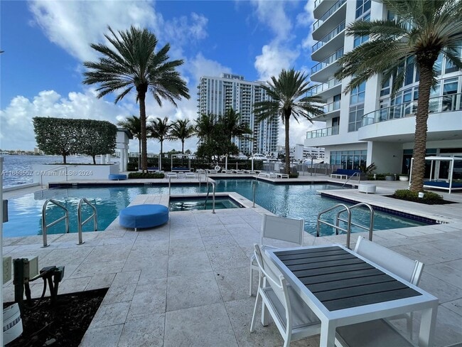 Building Photo - 17301 Biscayne Blvd