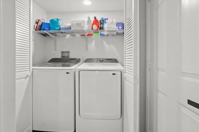 Building Photo - 1916 Shorewood Dr