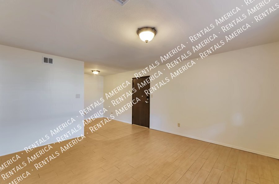 Building Photo - 6311 N Barcelona Ct