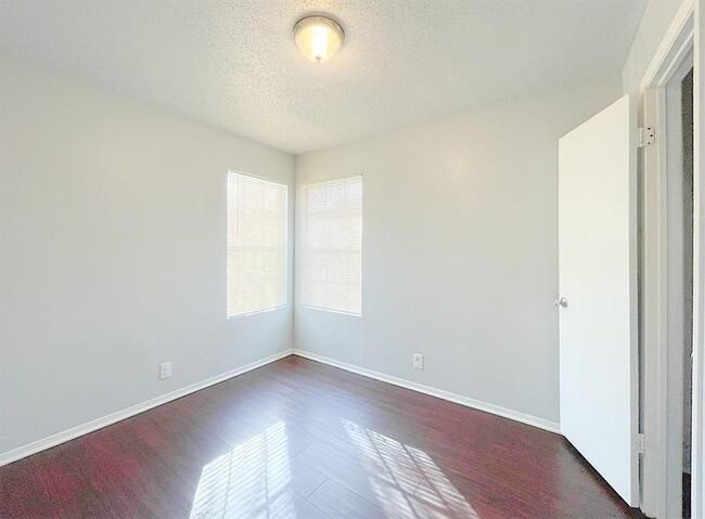 Building Photo - 12414 Deer Falls Dr