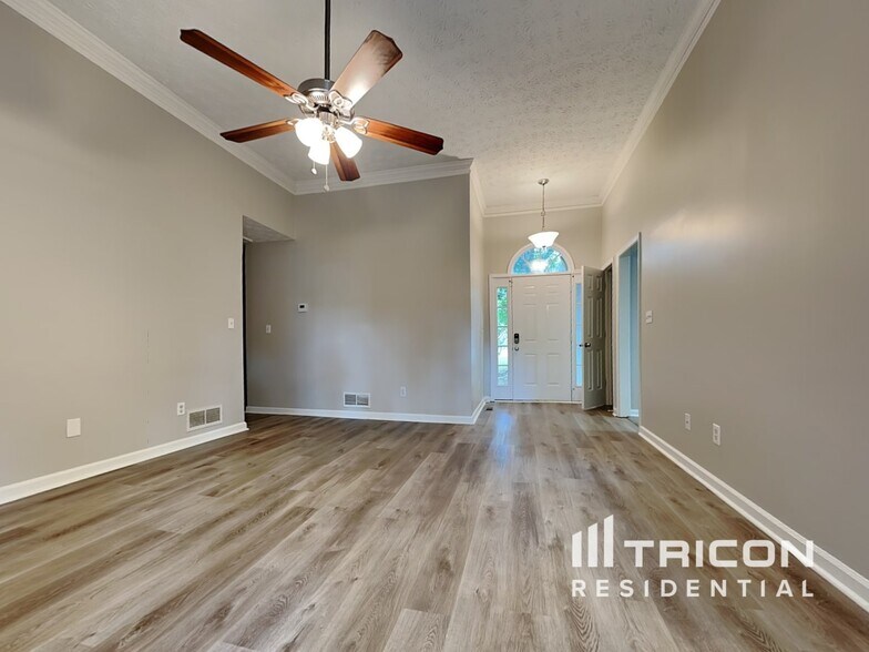 Building Photo - 40 Fair Ridge Ct