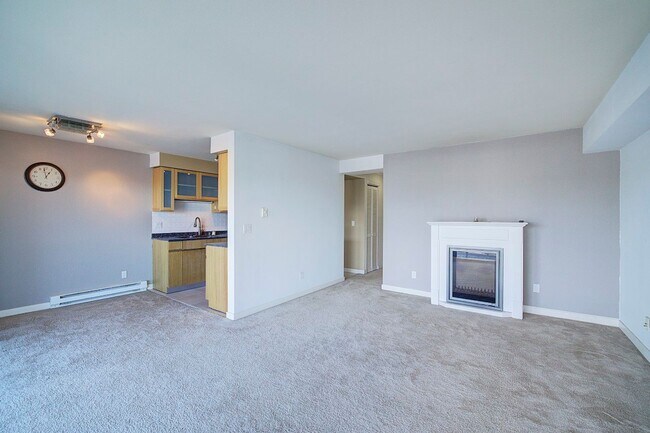 Building Photo - 2bd/1.75ba Bellevue Condo