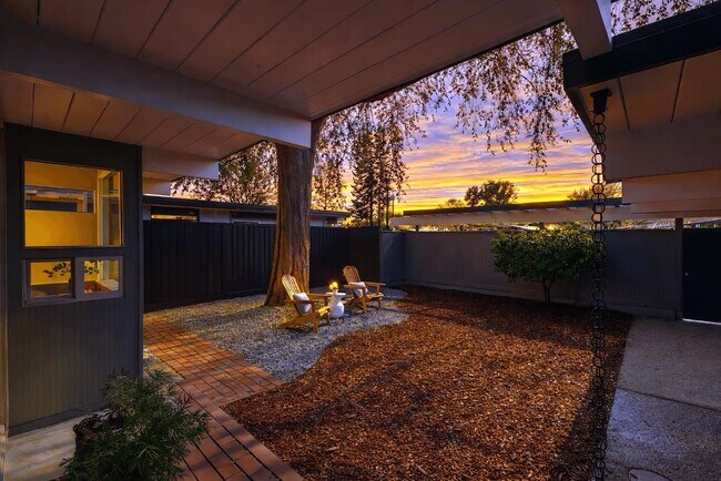 Building Photo - 729 Stendhal Ln