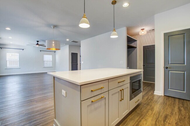 Building Photo - 1507 Dawn Mist Wy
