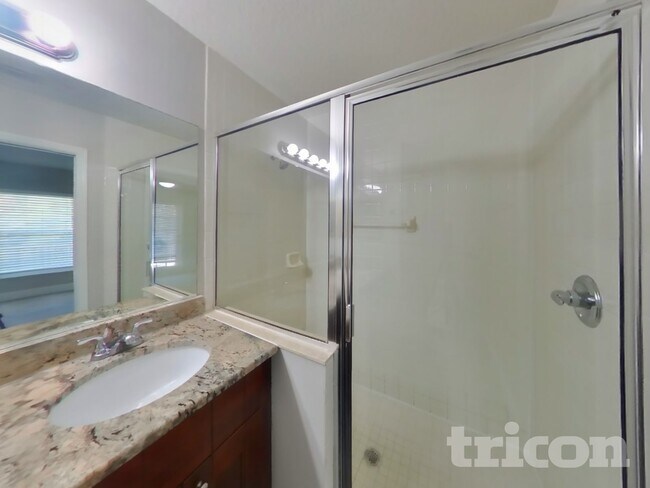 Building Photo - 1936 W Chestnut St