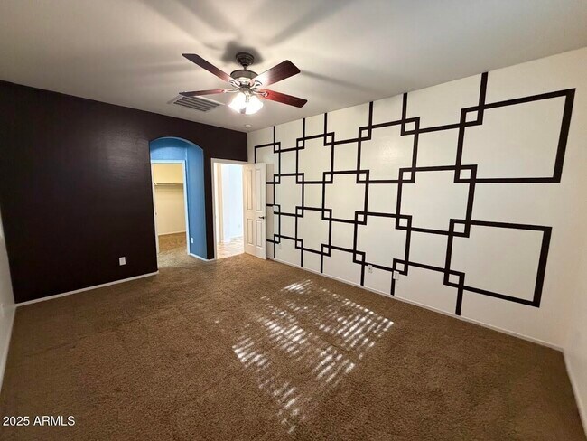 Building Photo - 3349 E Cheyenne St