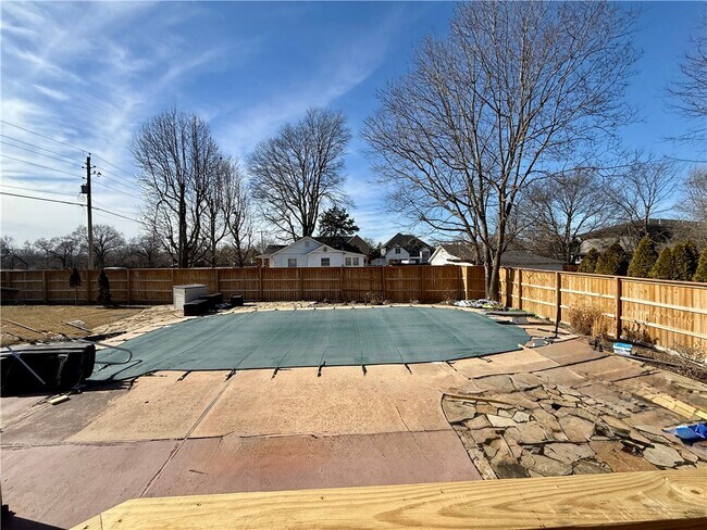 Building Photo - 101 Fox Glove Ln