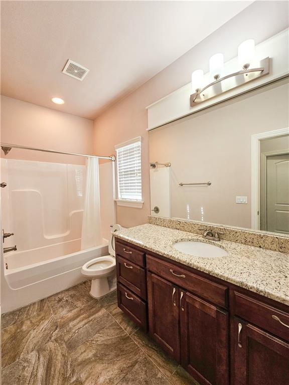 Building Photo - 2203 SW Tupelo Ave