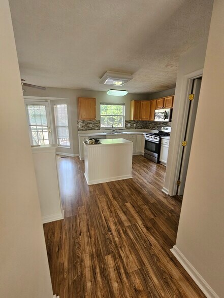 Building Photo - 5308 Castlestone Dr