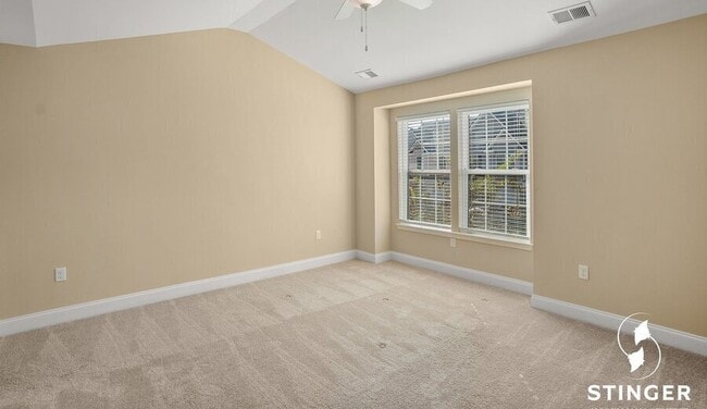 Building Photo - 381 Dante Cir