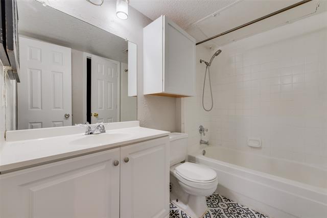 Building Photo - 2307 Balsam Dr