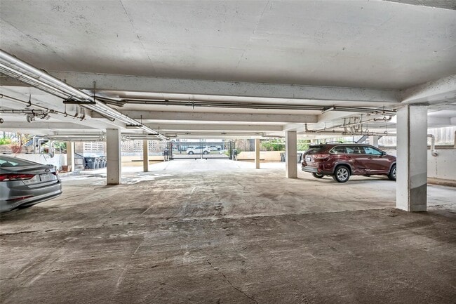 Building Photo - 3131 Cummins St