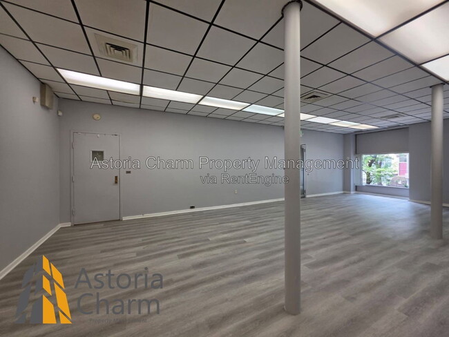 Building Photo - 2107 N Charles St