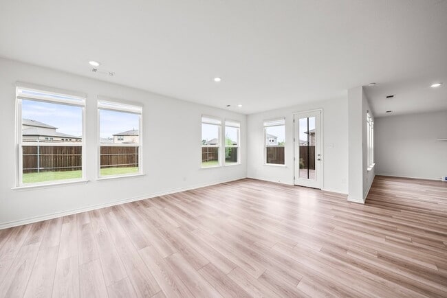 Building Photo - 424 Princewood Dr