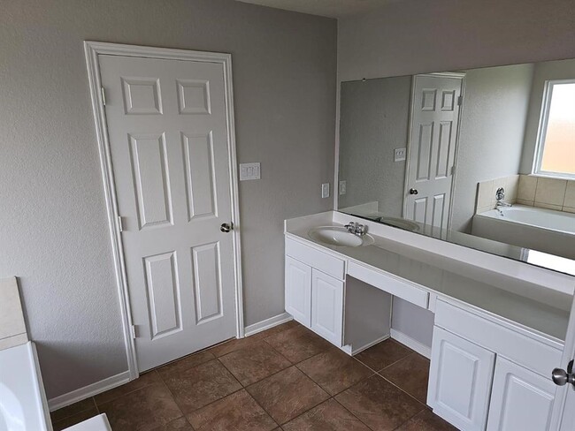 Building Photo - 5003 Colony Hurst Trail