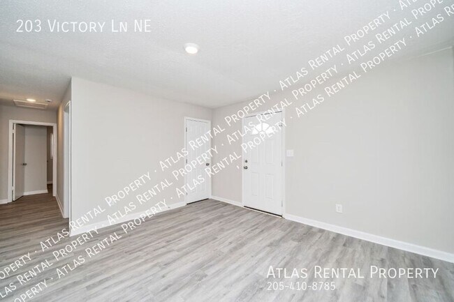 Building Photo - 203 Victory Ln NE