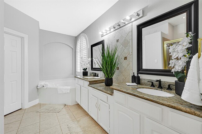 Building Photo - 8619 Arranmore Ln