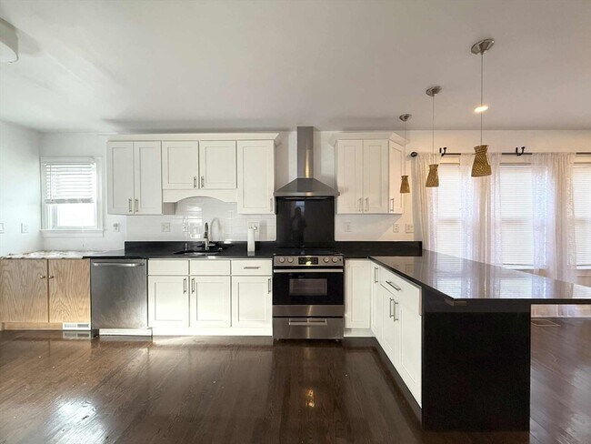 Primary Photo - 239 Quincy Shore Dr