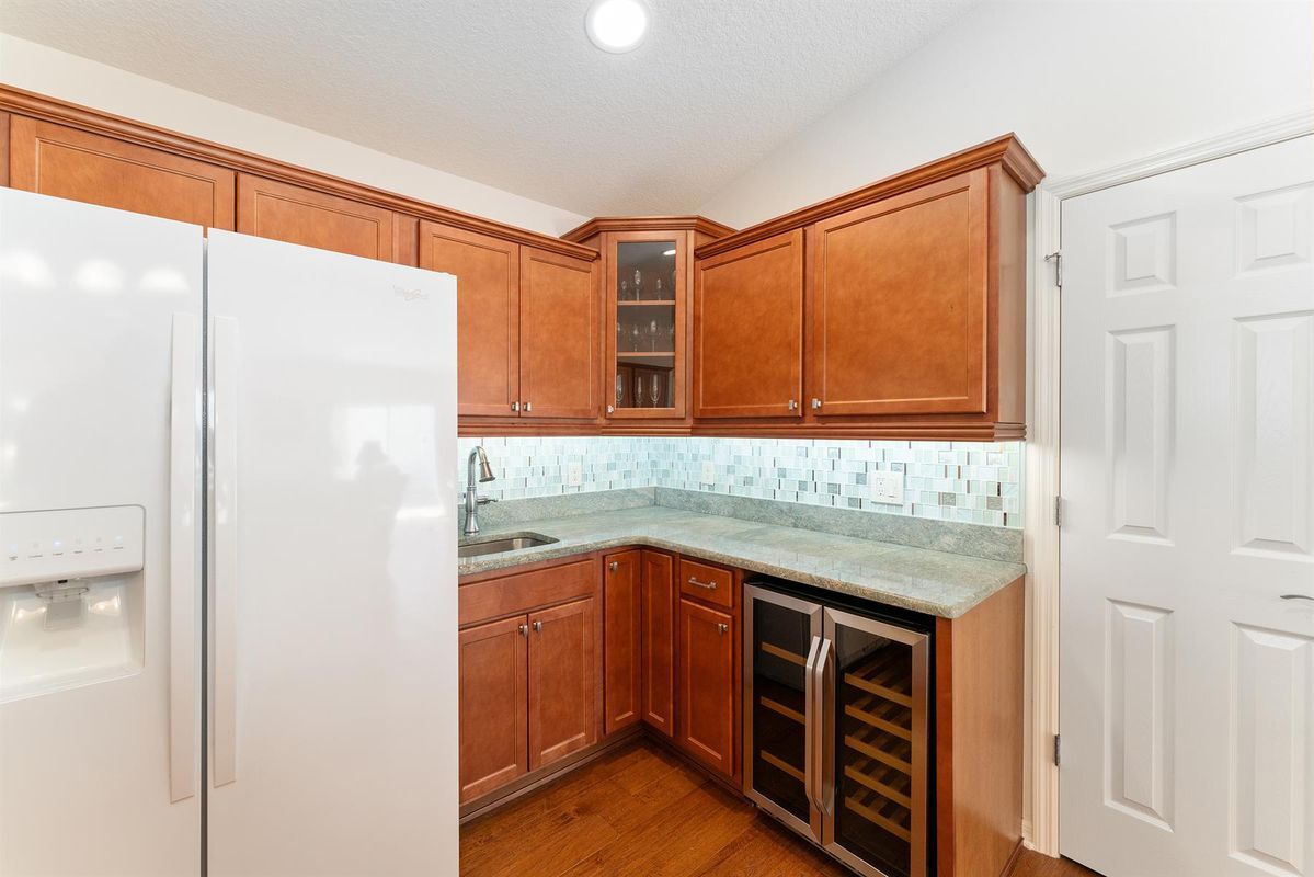 Building Photo - 1382 Viola Ct