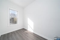 Building Photo - 10 McDougall St