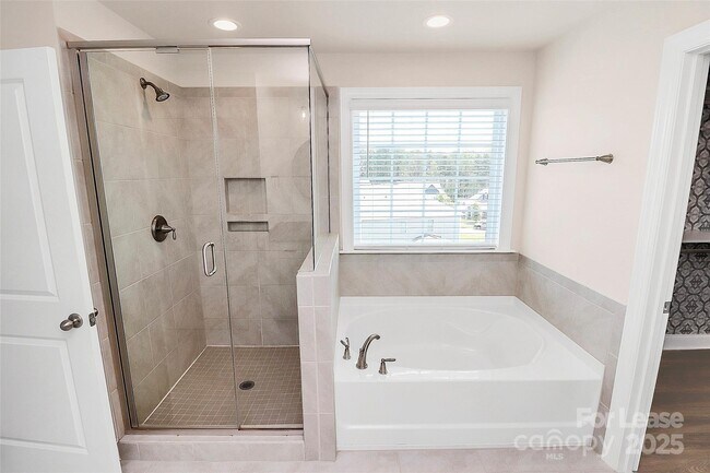 Building Photo - 138 Carolina Ash Ln