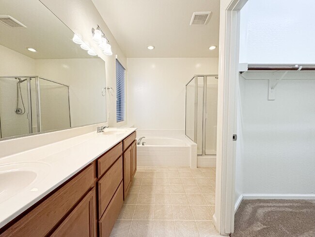 Building Photo - 27283 N 75th Dr