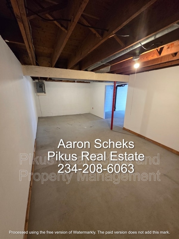 Building Photo - 3647 Albrecht Ave