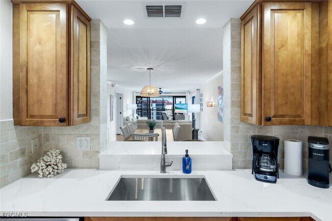 Building Photo - 2445 W Gulf Dr