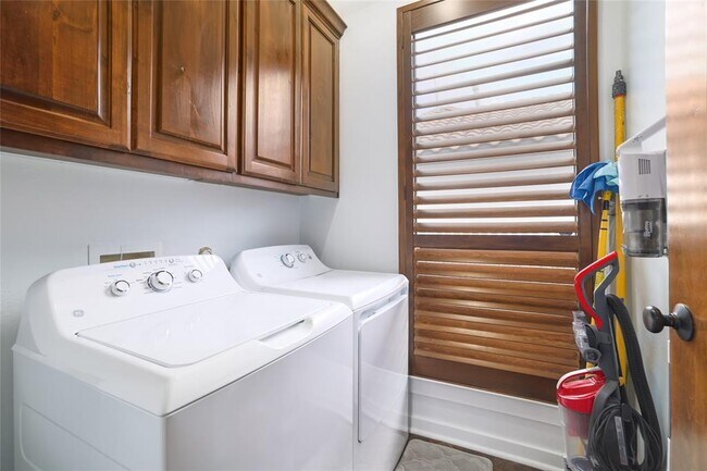 Building Photo - 15203 Lariat Trail