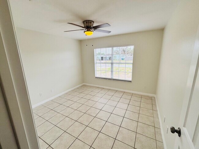 Building Photo - 492 Del Monte Rd