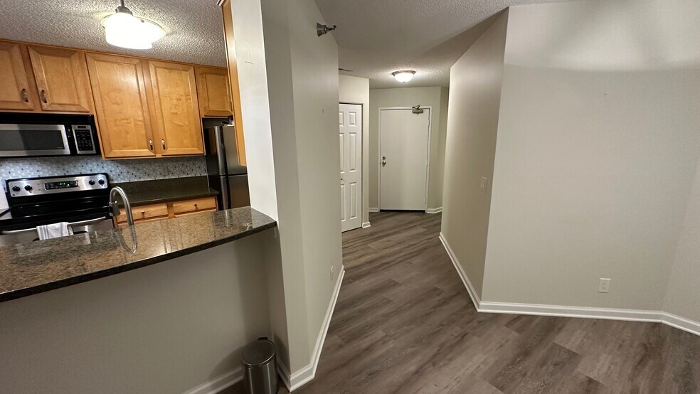 Building Photo - 6010 Chasewood Pky