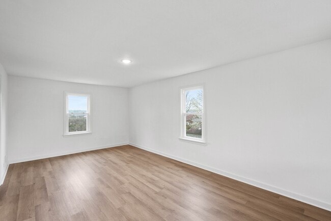 Building Photo - AVAILABLE MAY 1st!! FULLY UPDATED 3 BEDROOM IN WEST MIFFLIN!!