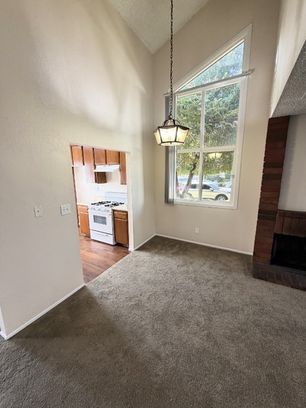 Building Photo - 510 Silverwood Ave