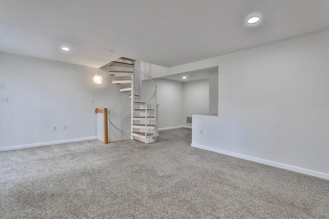 Building Photo - 92 Barrington Ave