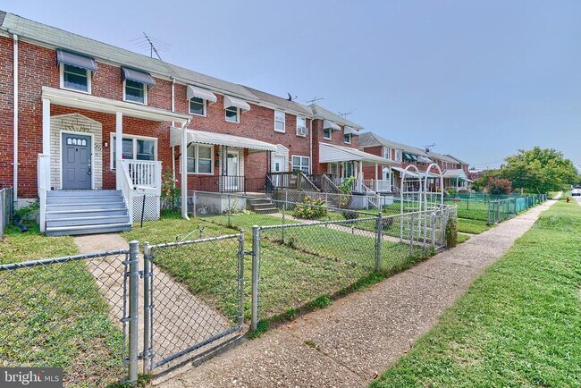 Building Photo - 2845 Plainfield Rd