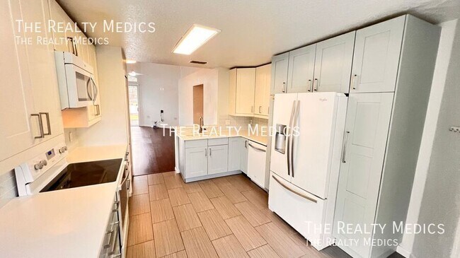 Building Photo - 3977 Journey Ct