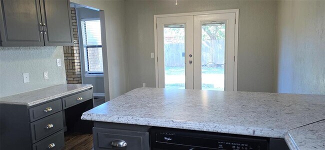 Building Photo - 7307 Edenborough Dr