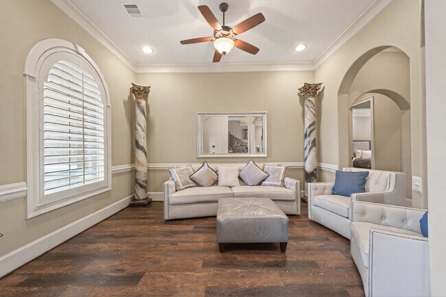 Building Photo - 7414 Dayhill Dr