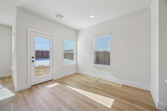 Building Photo - 2900 Woodbrook Dr