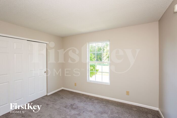 Building Photo - 15358 Border Dr