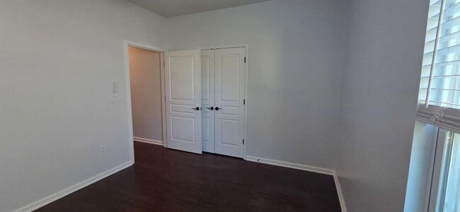 Building Photo - 409 Golden Rod Ct