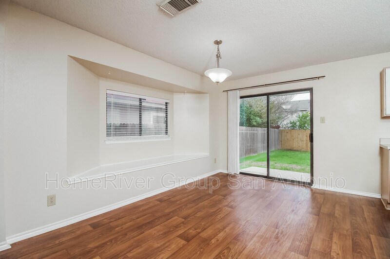 Building Photo - 8019 Chestnut Cedar Dr