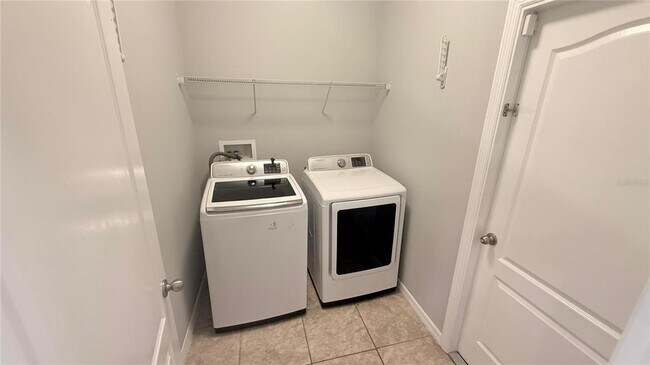 Building Photo - 10567 Heron Hideaway Lp