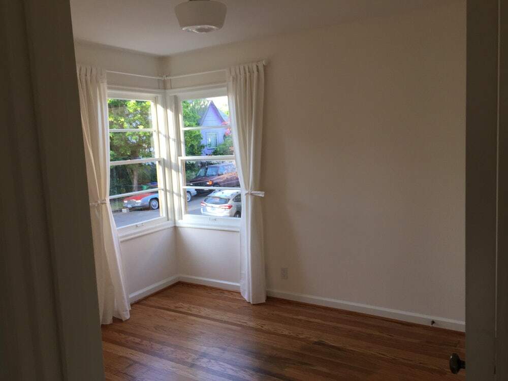 Building Photo - 4070 NE 8th Ave