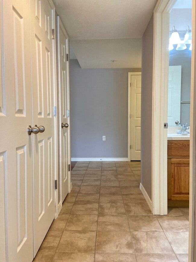 Building Photo - Condominium in FoxPointe